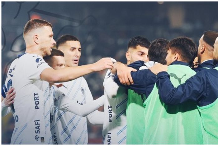Fenerbahce celebrate a big win.