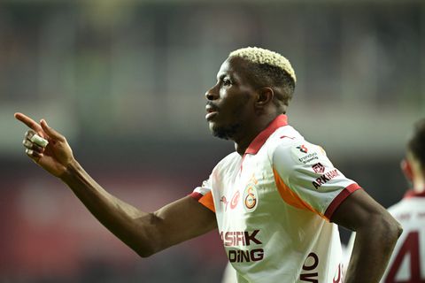 Vitcor Osimhen scores for Galatasaray || Imago