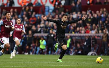 Emery brands Arsenal's fourth goal embarrassing after Martinez error