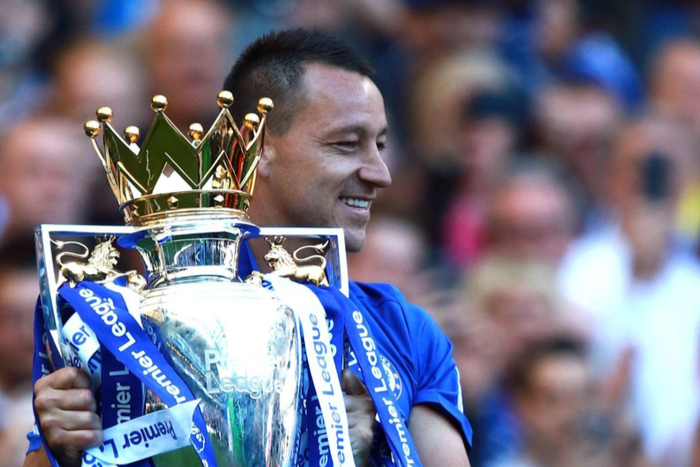Chelsea legend John Terry lifting the 2016/17 Premier League title || Image credit: Imago