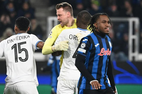 Cameroon legend Samuel Eto'o calls Super Eagles of Nigeria star Ademola Lookman his younger brother in support of Atalanta penalty miss in the Champions League.