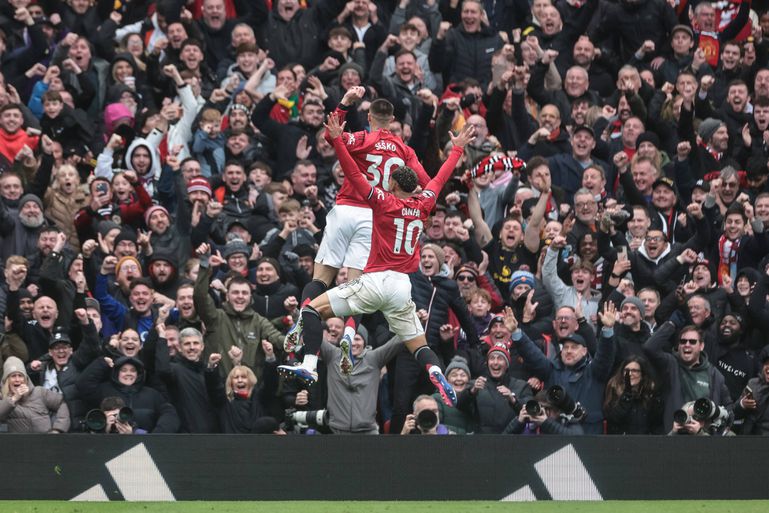 Benjamin Sesko x Matheus Cunha of Manchester United