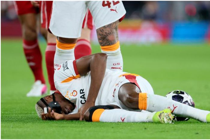 Liverpool destroyed Galatasaray in 11 second-half minutes — and Osimhen watched it all with a broken arm