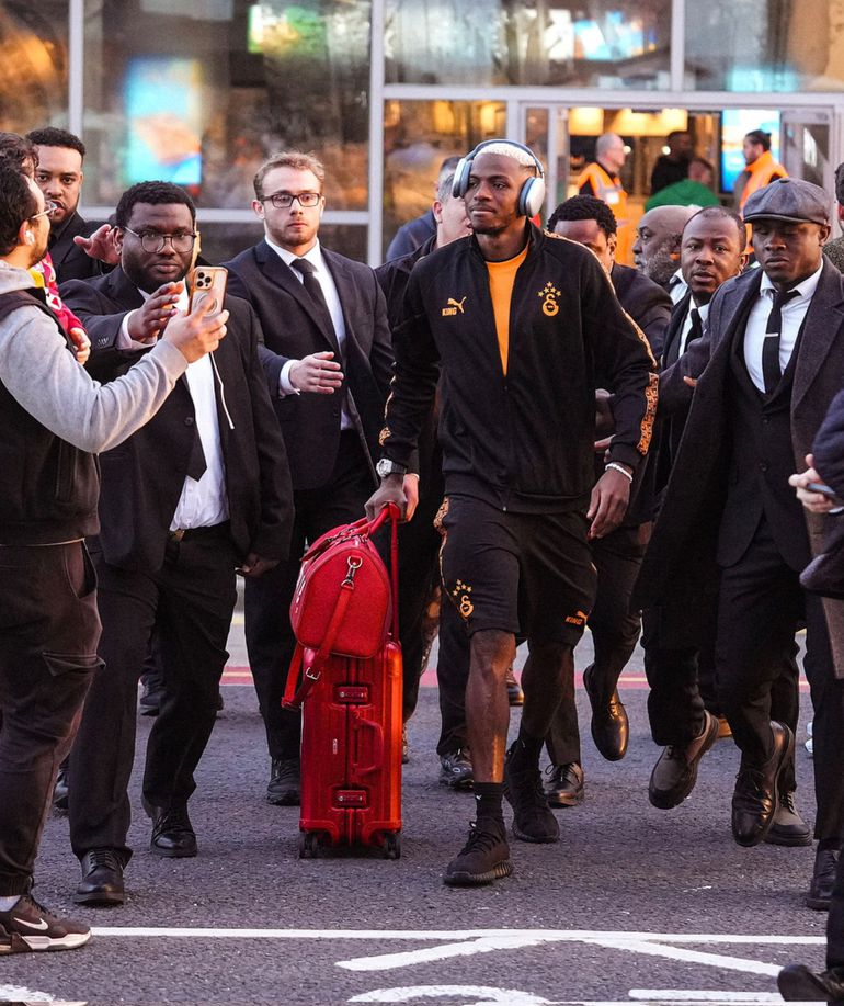 How Victor Osimhen arrived at Anfield.