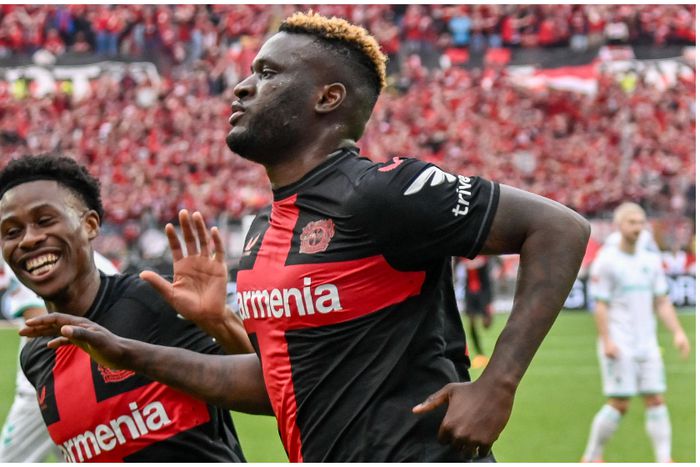 Victor Boniface 22, Bayer Leverkusen celebrates after scoring 1 0 with Nathan Tella 19, Bayer Leverkusen 14 04 2024 Soccer Bayer 04 Leverkusen vs SV Werder Bremen, BayArena, Leverkusen,