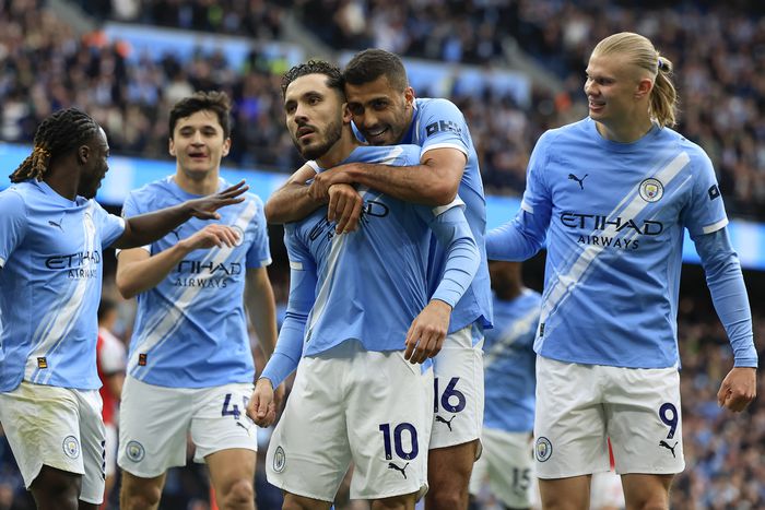 Rooney hits out at City’s celebration