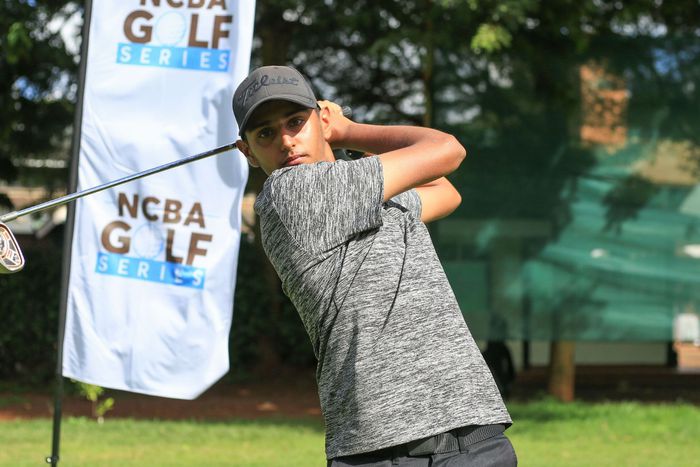 Junior golfer Ishan Samani in action