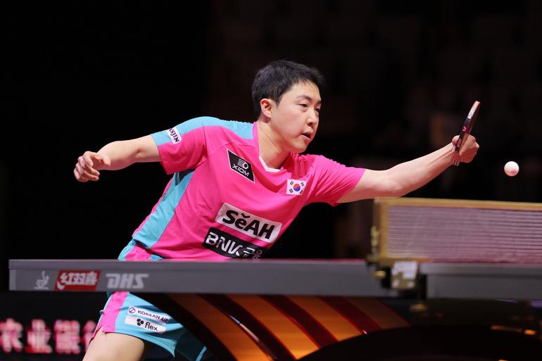 Lim Jong-Hoon competes.