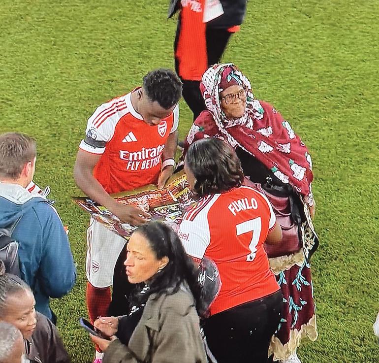 Bukayo Saka and his grandmother