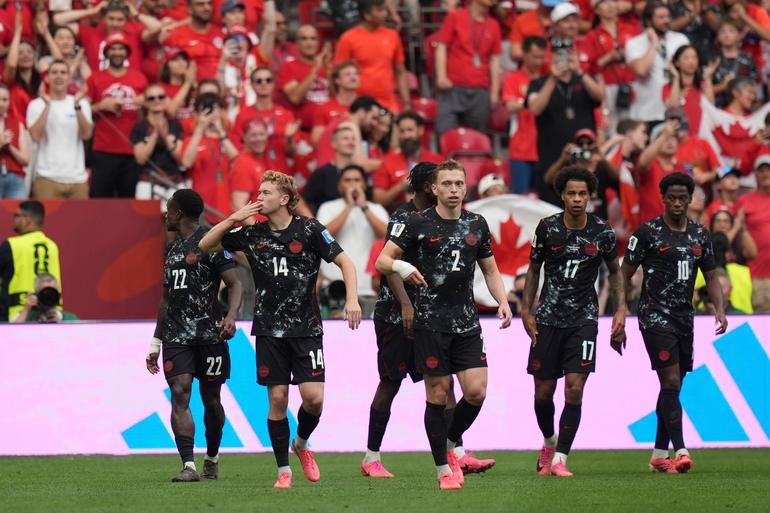 Canada players celebrating || imago