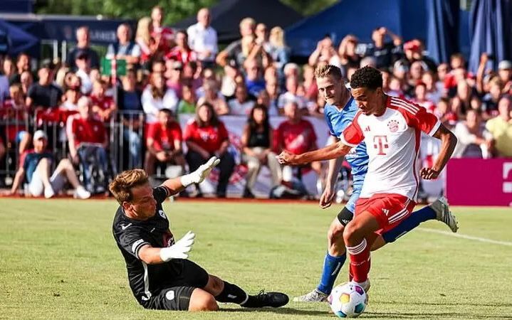 Bayern Munich win pre-season friendly 27-0 but Sadio Mane's face