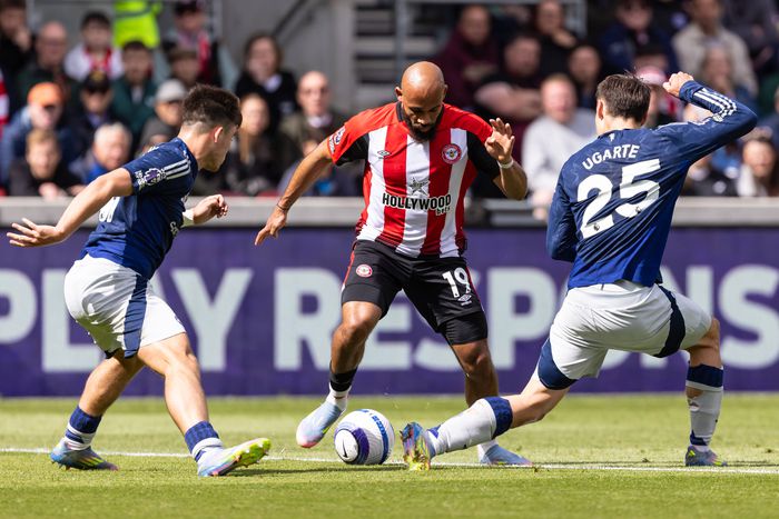 Manchester United reaction to Bryan Mbeumo signing.