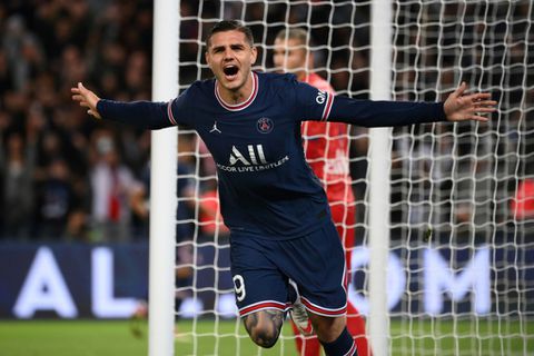 Icardi grabs late winner for PSG against Lyon as Messi makes home bow