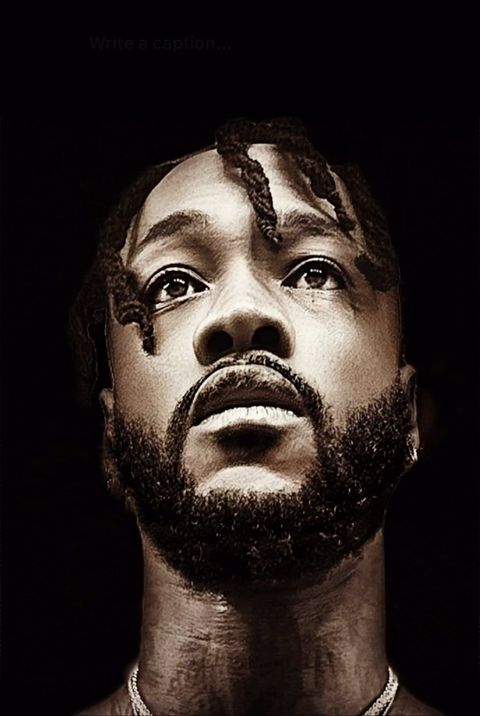 Wilder is replacing the gloves with a microphone according to the interpretation of his supporters and rivals. - Instagram/Bronzebomber