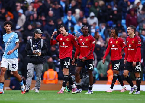 Manchester United team frustrated || imago