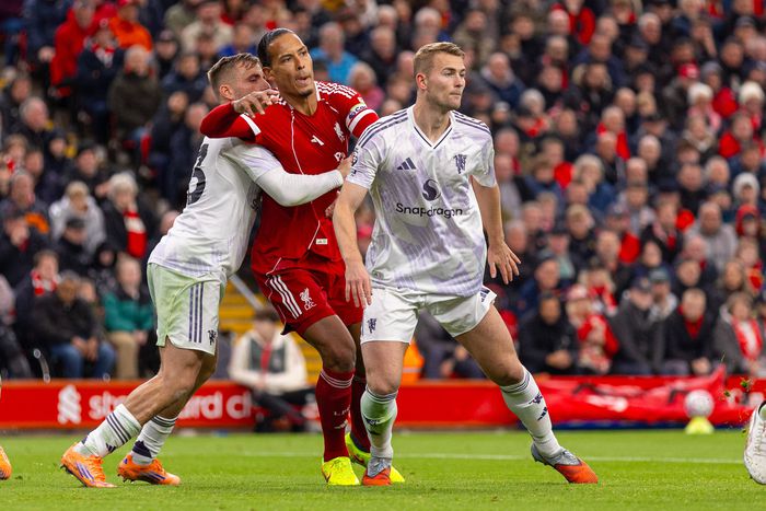 Virgil van Dijk against Manchester United | Imago