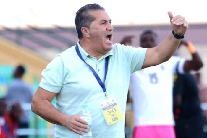 After viewing recent World Cup qualifiers against Lesotho and Zimbabwe, some supporters of the Super Eagles of Nigeria have been unhappy with Portuguese tactician Jose Peseiro.