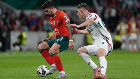 Manchester United Eye Cut-Price Deal for Ex-Premier League Star to Solve Midfield Woes