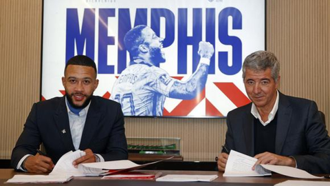 Atletico Madrid sign Memphis Depay