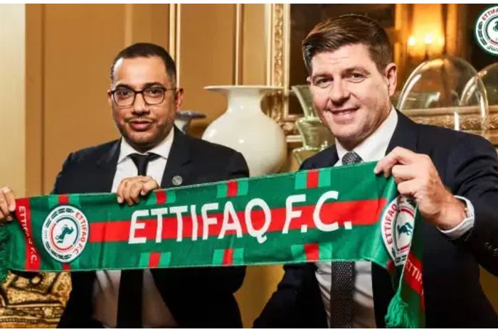 Steven Gerrard has extended his stay as the new head coach of Al-Ettifaq.