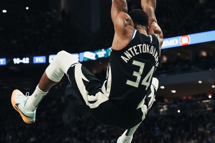 Nigerian Freak Giannis Antetokounmpo helps Milwaukee Bucks win 4th straight game against a depleted Philadelphia 76ers