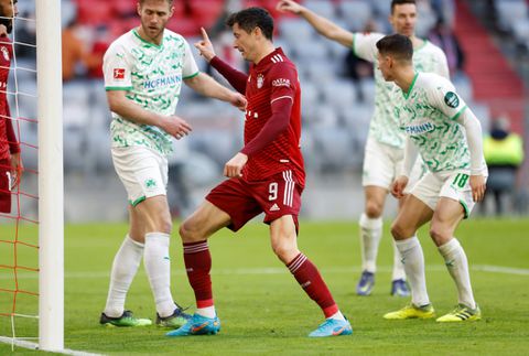 Bayern survive Fuerth scare thanks to Lewandowski brace