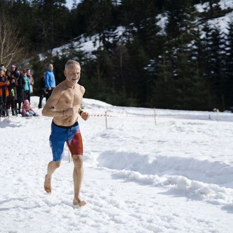 Man Breaks World Record For Fastest Barefoot Half Marathon Run On Ice