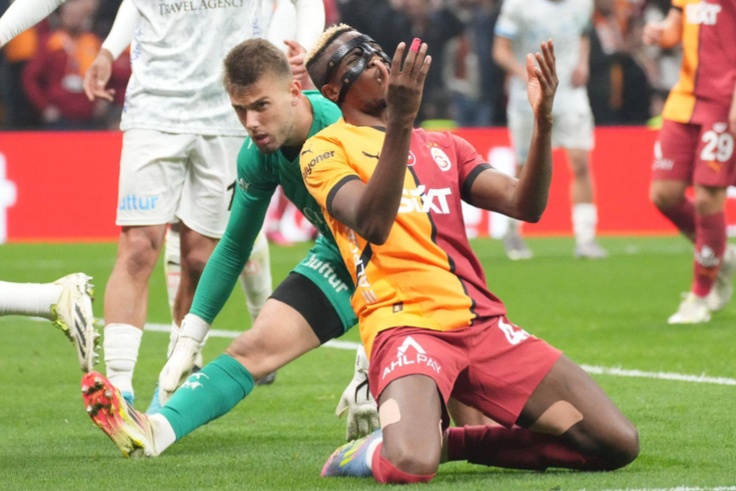 Victor Osimhen (45) of Galatasaray and Goalkeeper Diogo Sousa of Bodrum battle for the ball during the Turkish Super League match between Galatasaray and Bodrum at Rams Park Stadium on April 18, 2025 in Istanbul, Turkey. Copyright: xSeskimPhotox