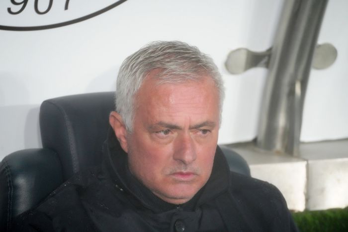 Coach Jose Mourinho of Fenerbahce during the Turkish Super League match between Fenerbahce and Trabzonspor at Ulker Stadium in Istanbul , Turkey on April 06 , 2025. ( Photo by Seskimphoto )