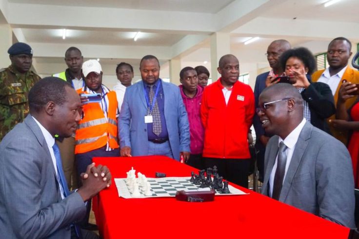 Chess Kenya president Bernard Wanjala (R)