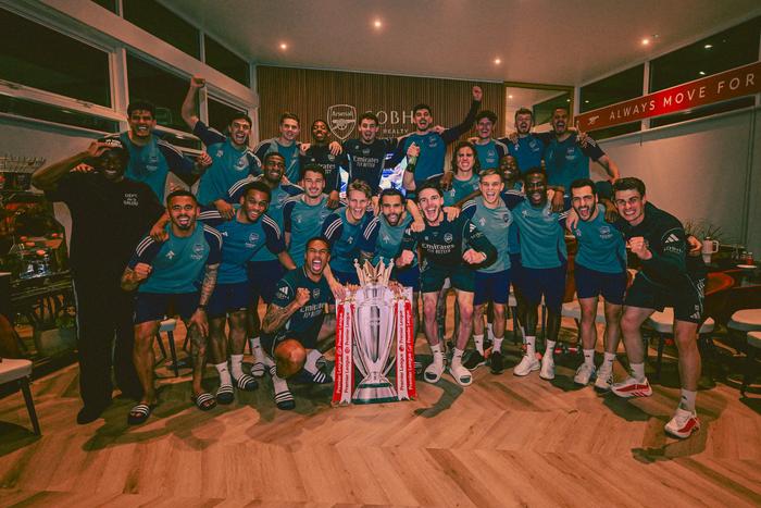 Arteta joins Saka, Eze for Premier League title party