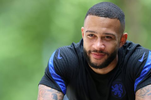 Barcelona move will give Depay 'something extra' - Dutch coach De Boer