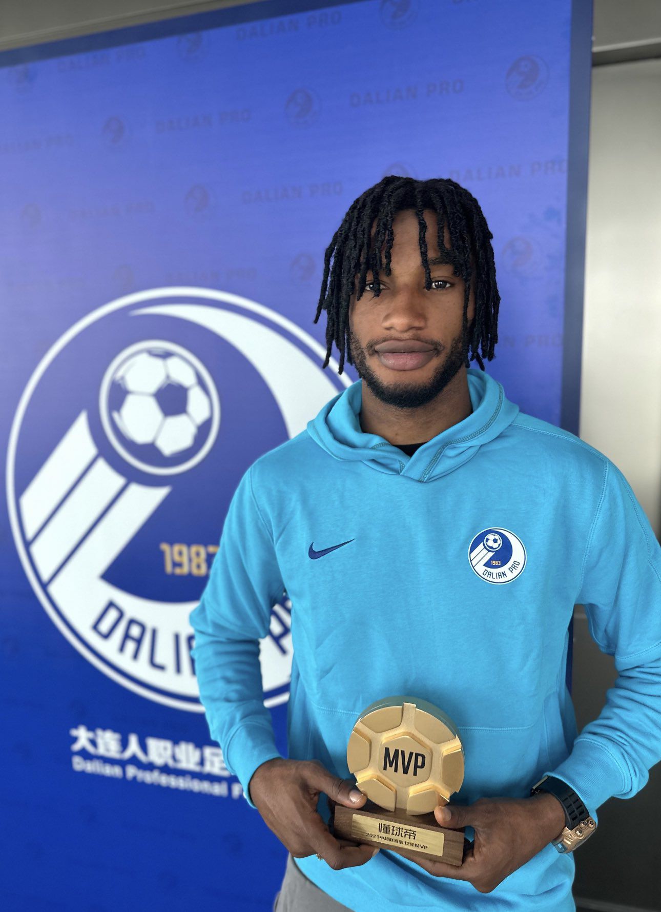 Manzoki wins first award in China - Pulse Sports Nigeria