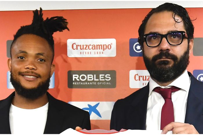 Chidera Ejuke during his presentation at Sevilla.