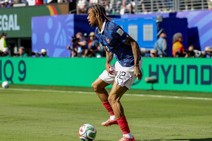 Barcola in action for France || imago