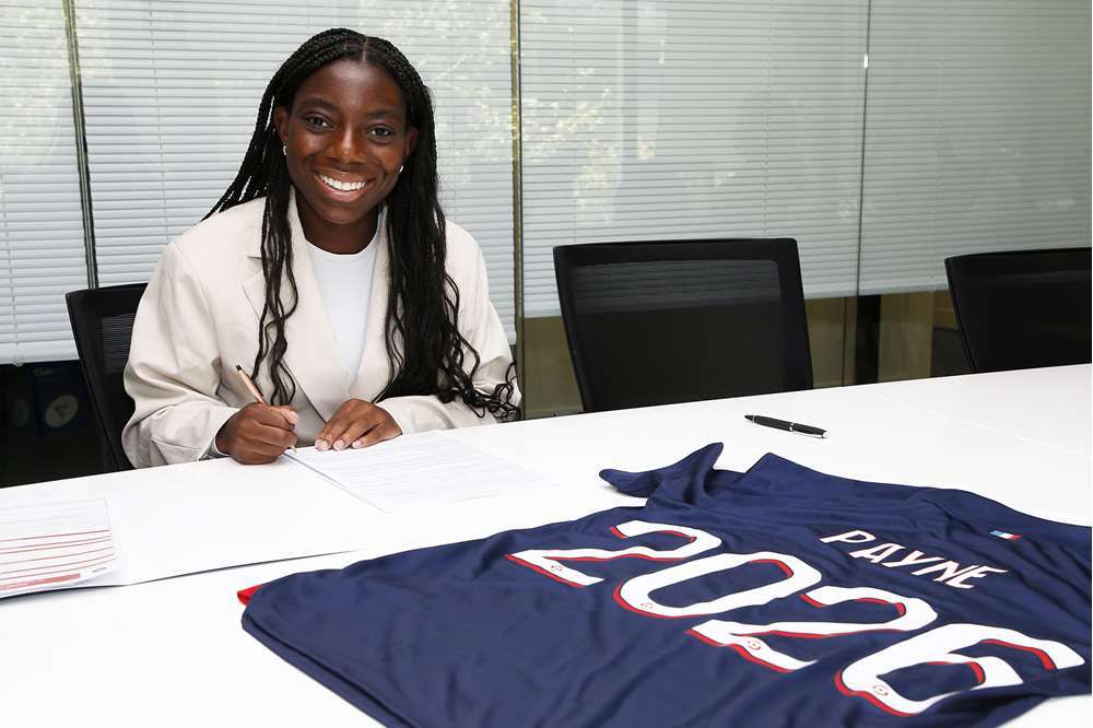 Super Falcons of Nigeria defender Nicole Payne has joined French side Paris Saint-Germain.