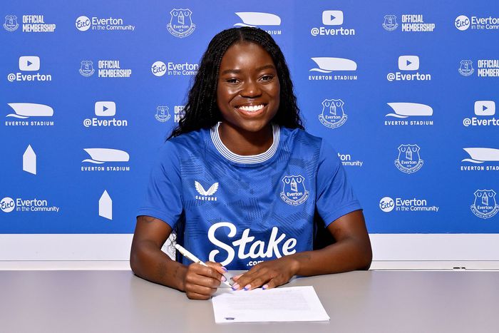 Super Falcons of Nigeria star Toni Payne joins Everton after goodbye to Sevilla.