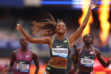 Gabby Thomas charges late past Julien Alfred in 21.82s to win London Diamond League in a Meeting Record