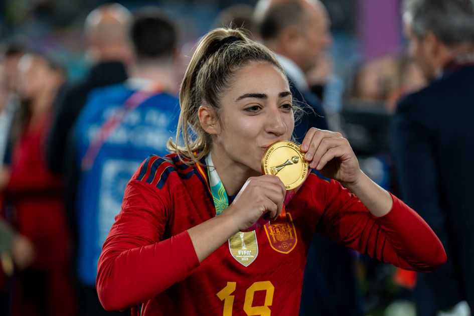 Spain's World Cup Star Salma Paralluelo Is a Former Elite Track Athlete