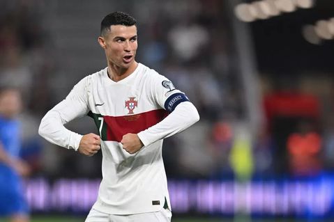 Cristiano Ronaldo mocked after 'agreeing' Al Nassr deal following