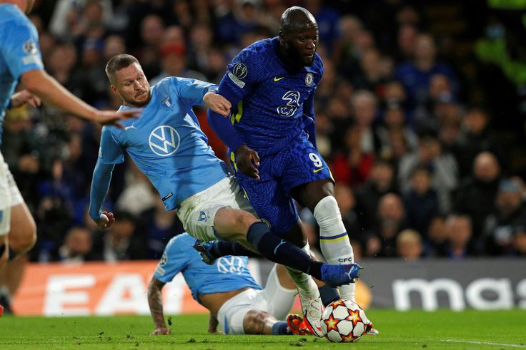 Lukaku injury mars Chelsea's rout of Malmo