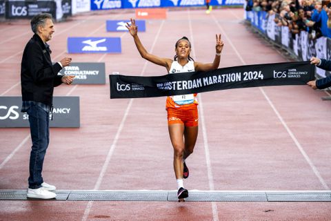 Yehualaw sets Amsterdam course record as Getachew reclaims title in Ethiopian double victory