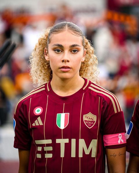 Alayah Pilgrim is one of the hotetst female footballers in the world