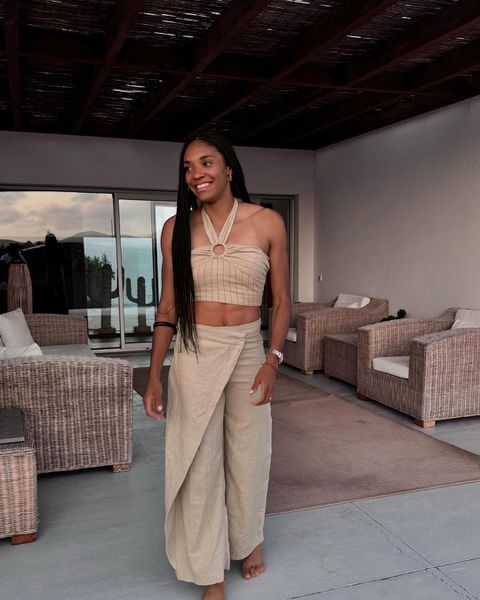 Salma Paralluelo is one of the hottest female footballers in the world in 2024