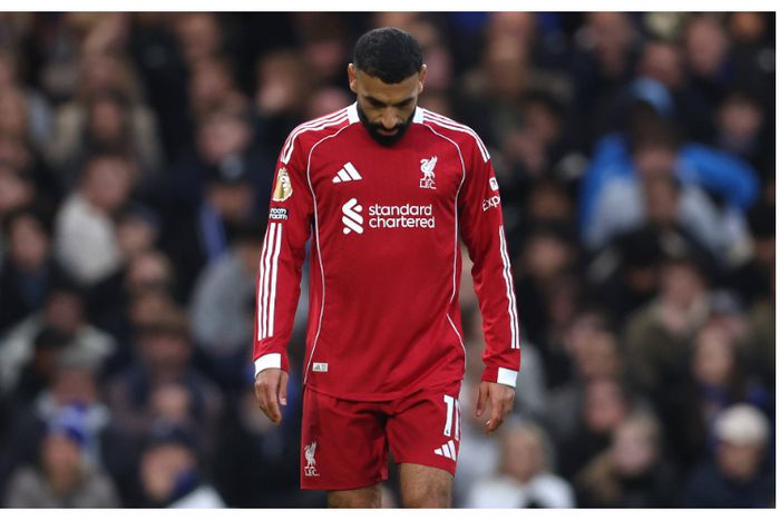 Liverpool legend tells Slot to bench star player