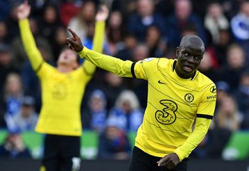 Chelsea cruise as Kante rocket inspires Leicester rout