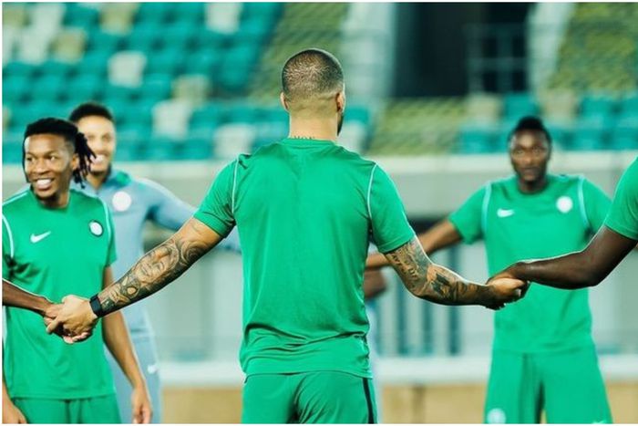 A united Super Eagles before the game against Rwanda. (Photo Credit: Troost-Ekong/IG)