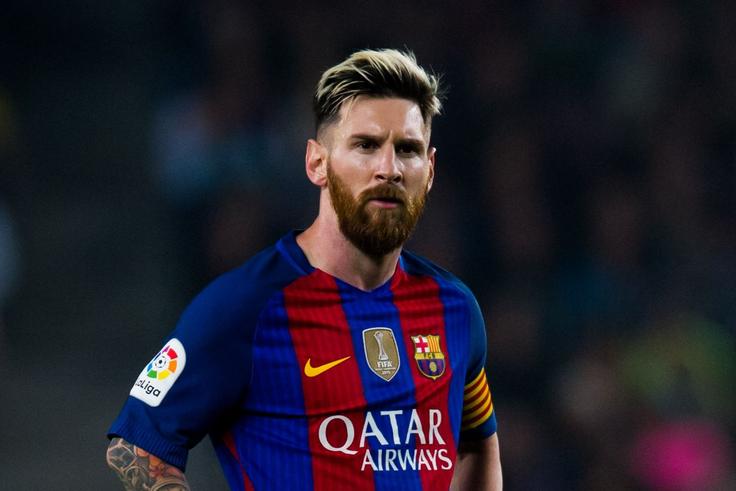 Deco dismisses speculation of Messi returning to Barcelona