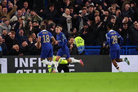 Mudryk scores Chelsea's equaliser against Newcastle || Credit: Imago