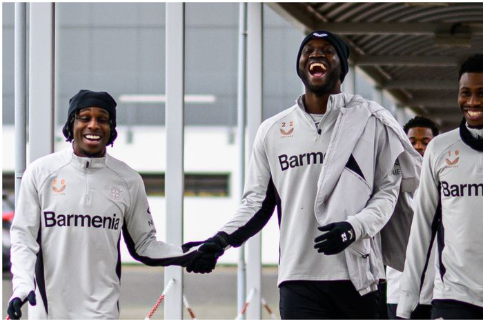 Victor Boniface and his Leverkusen teammates.